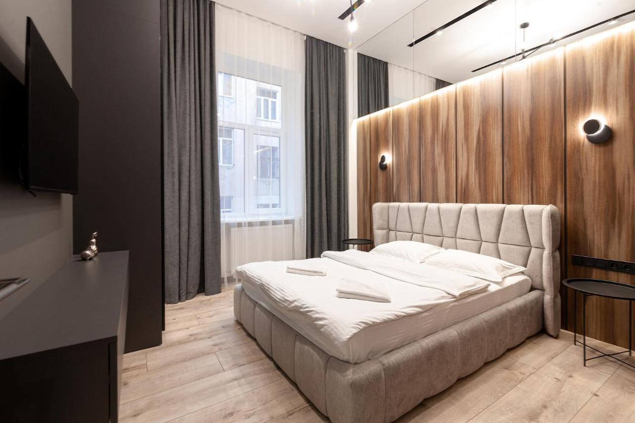 Royal Apartment On Leontovicha 7/2 Lviv Exterior photo